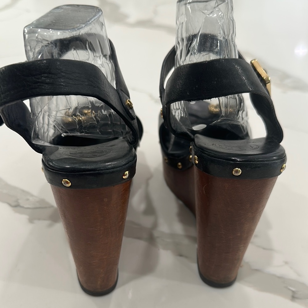 Tory Burch Black and Brown Wedge Sandals with Gold Accents - Picture 3 of 4